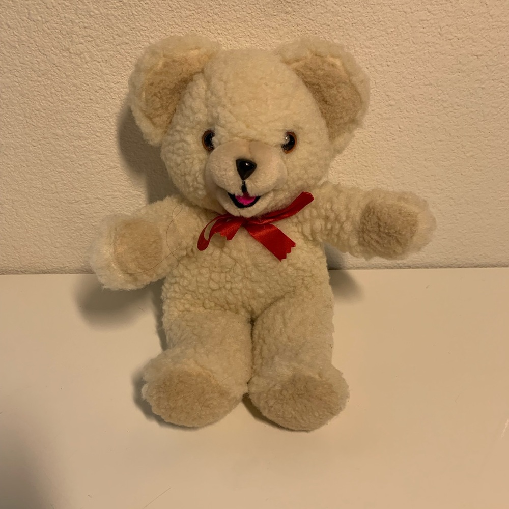 Russ Lever Brothers Snuggle bear plush. Vintage 1985. 11 inch